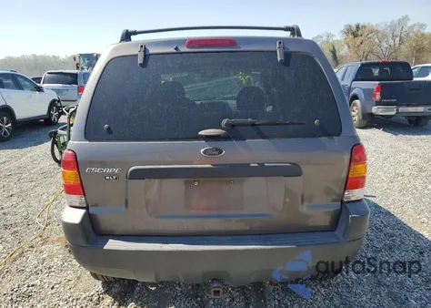 2002 Ford Escape Xlt z USA, uszkodzony, nr VIN 1FMCU04162KC49491